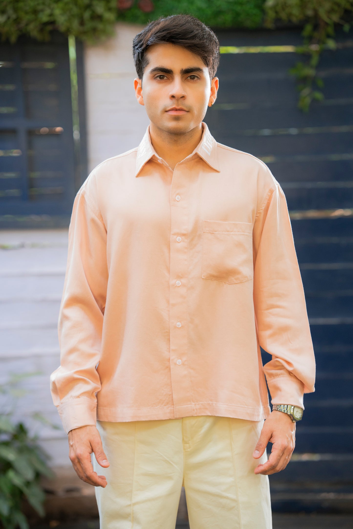 Skin-Conscious Embroidered Collar Boxy Shirt